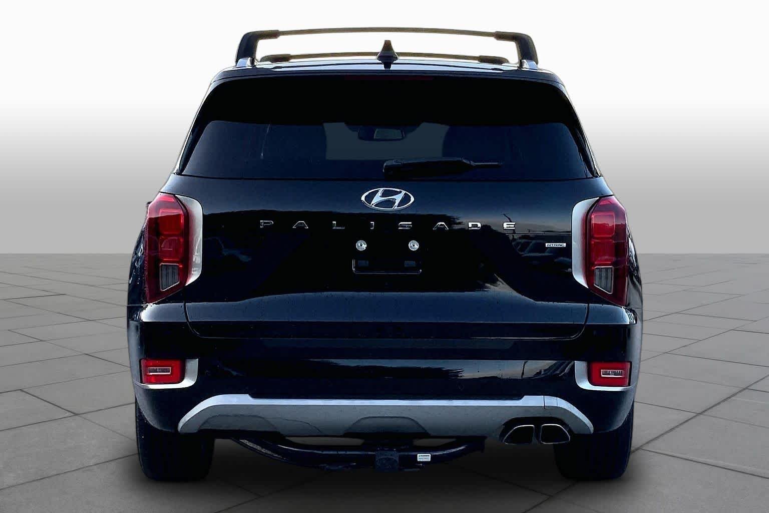 Used 2022 Abyss Black Pearl Hyundai Limited image 5