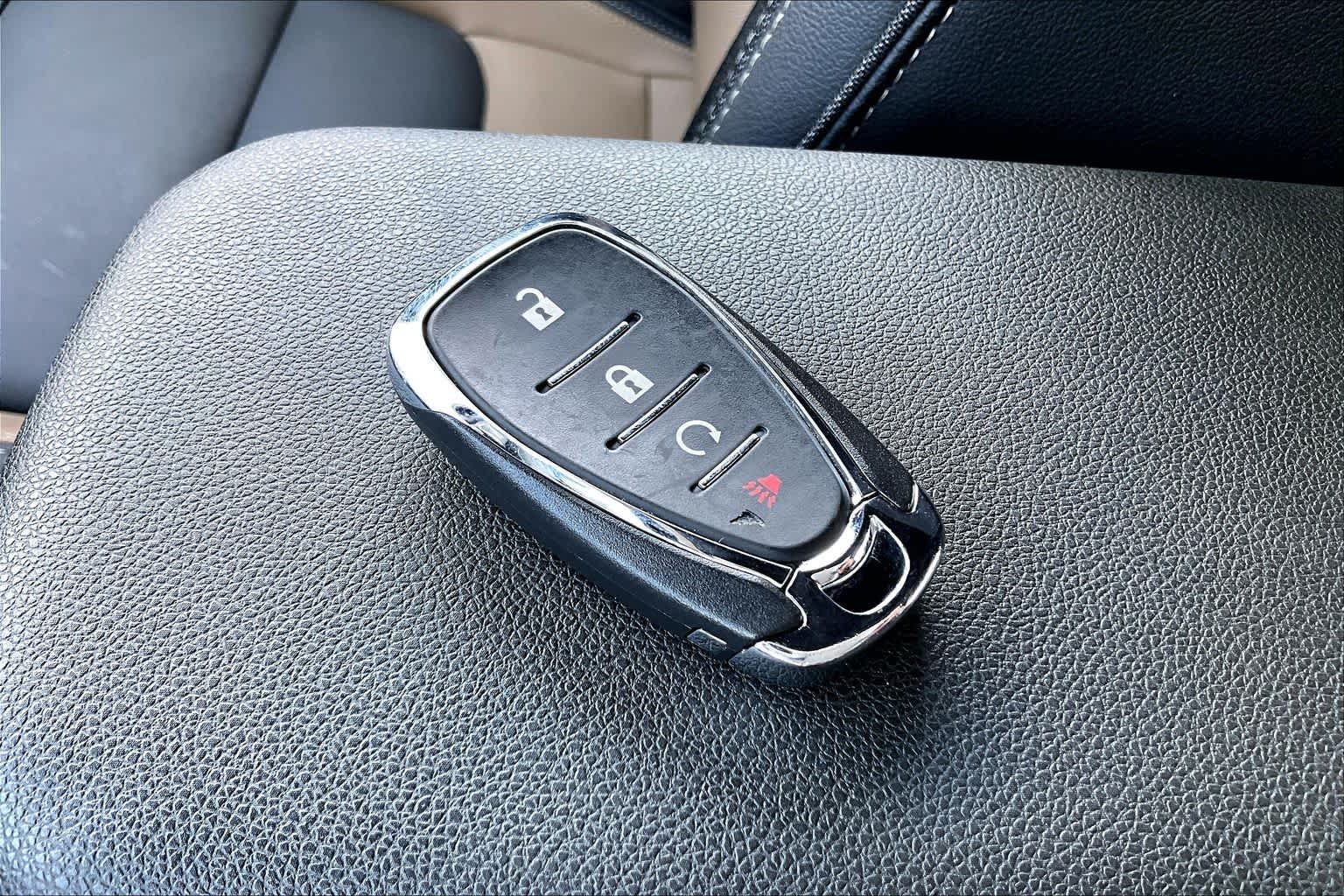 Used 2021 Mosaic Black Metallic Chevrolet ACTIV image 15