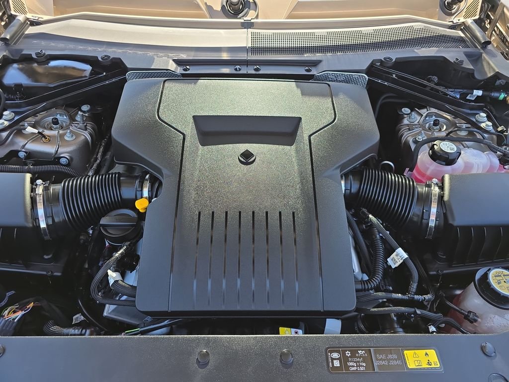 Used 2025 Brown Land Rover OCTA image 31