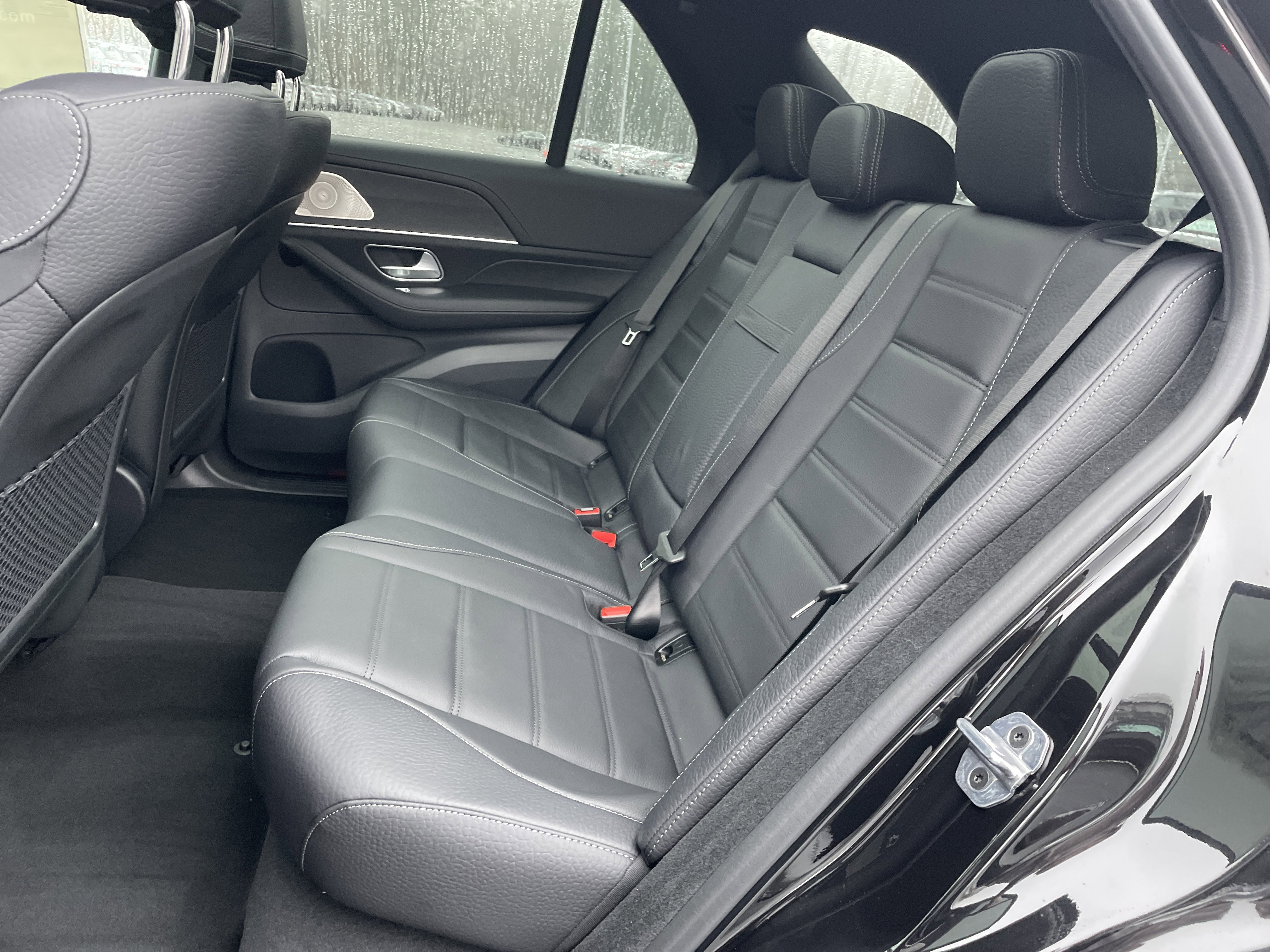 New 2026 Obsidian Black Metallic Mercedes-Benz GLE 580 4MATIC® SUV image 37