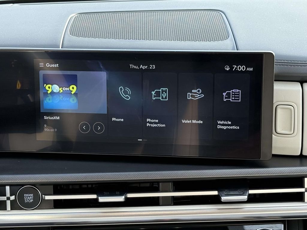 Used 2025 White Hyundai SEL image 19