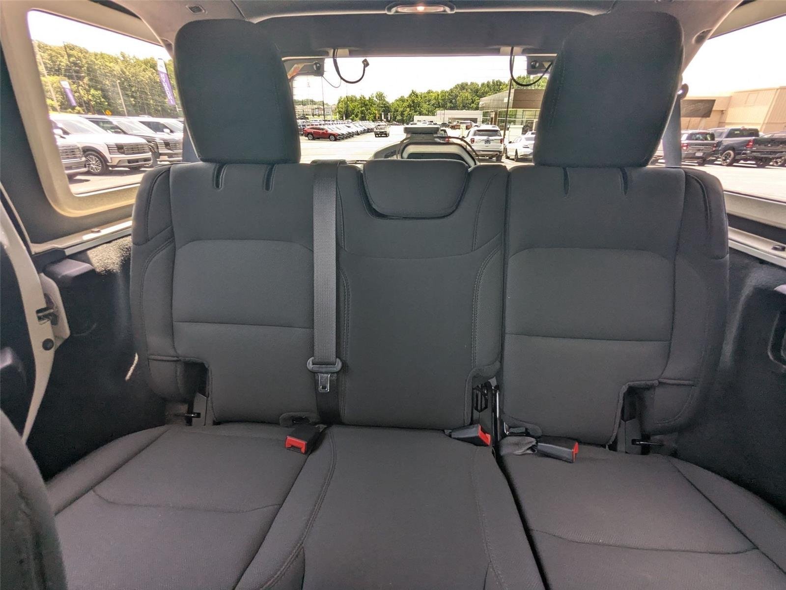 Used 2022 Bright White Clearcoat Jeep Unlimited Sport Altitude image 27