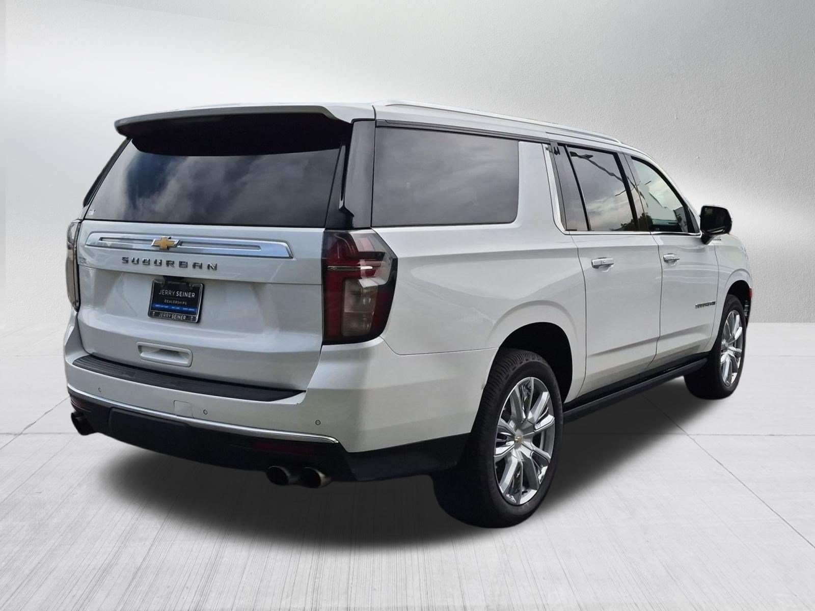Certified Used 2021 Iridescent Pearl Tricoat Chevrolet High Country image 6