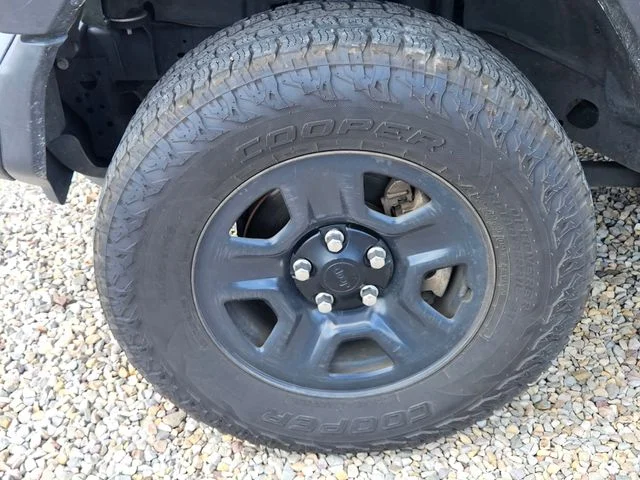 Used 2021 Sarge Green Clearcoat Jeep Unlimited Sport image 3