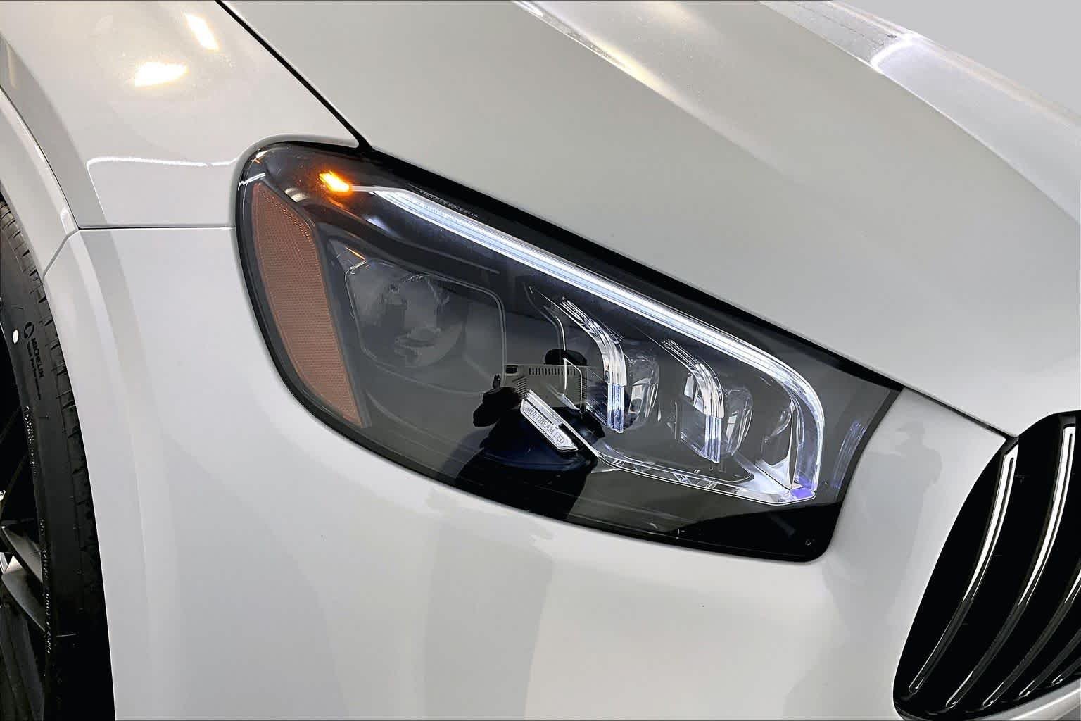New 2026 MANUFAKTUR Moonlight White Metallic Mercedes-Benz AMG® GLS 63 image 16