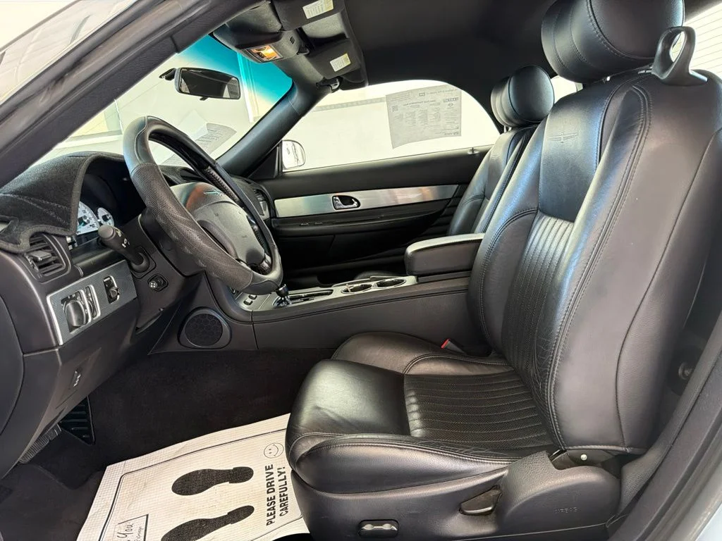 Used 2004 Light Ice Blue Metallic Ford Base image 14