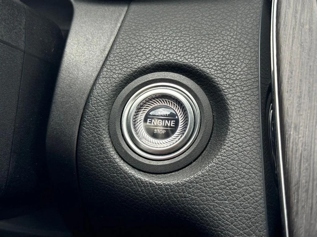 Used 2021 Silver Mercedes-Benz C 300 image 12