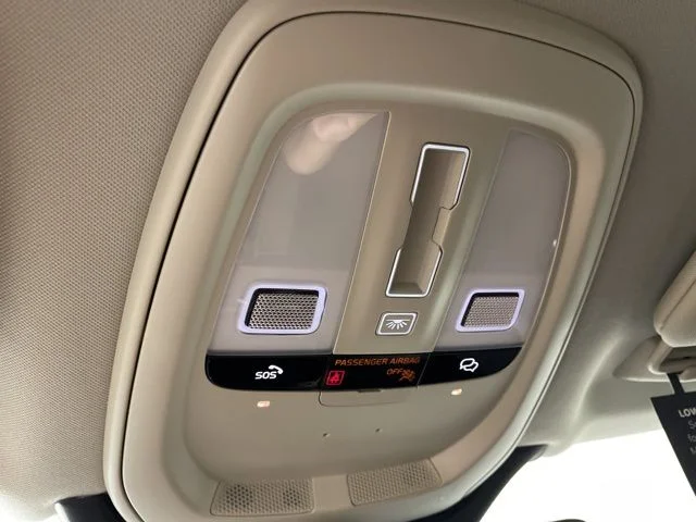 2025 Volvo XC90 Plus - Photo 32