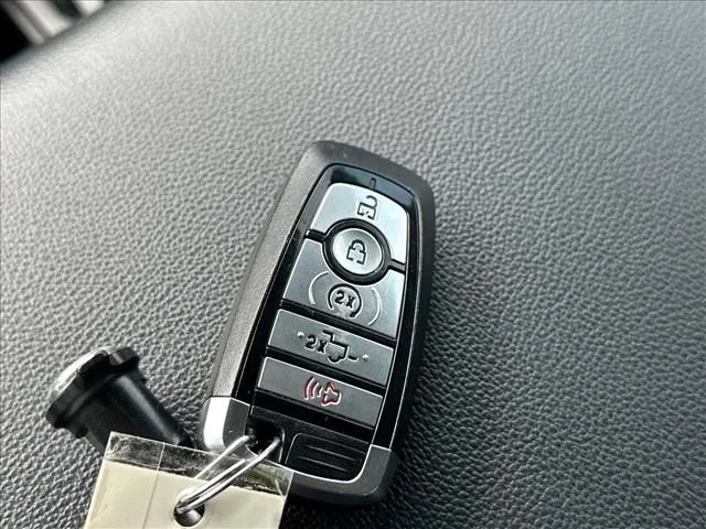 Used 2024 Silver Ford Lariat image 35