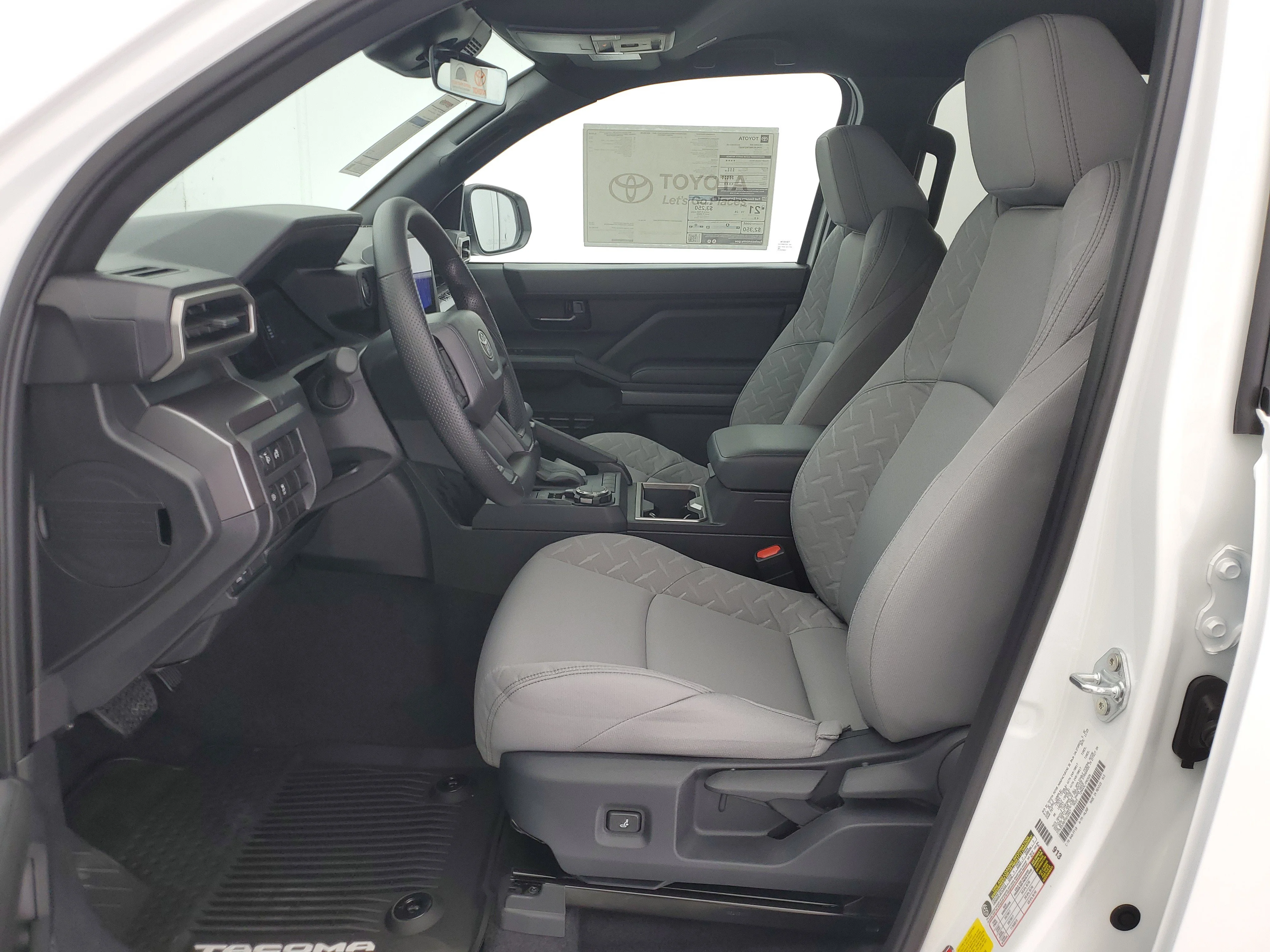 2026 Toyota Tacoma SR5 - Photo 19