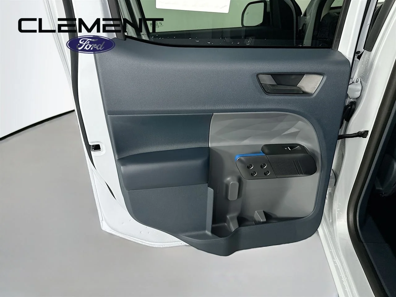 New 2026 Space White Metallic Ford Lobo™ image 58