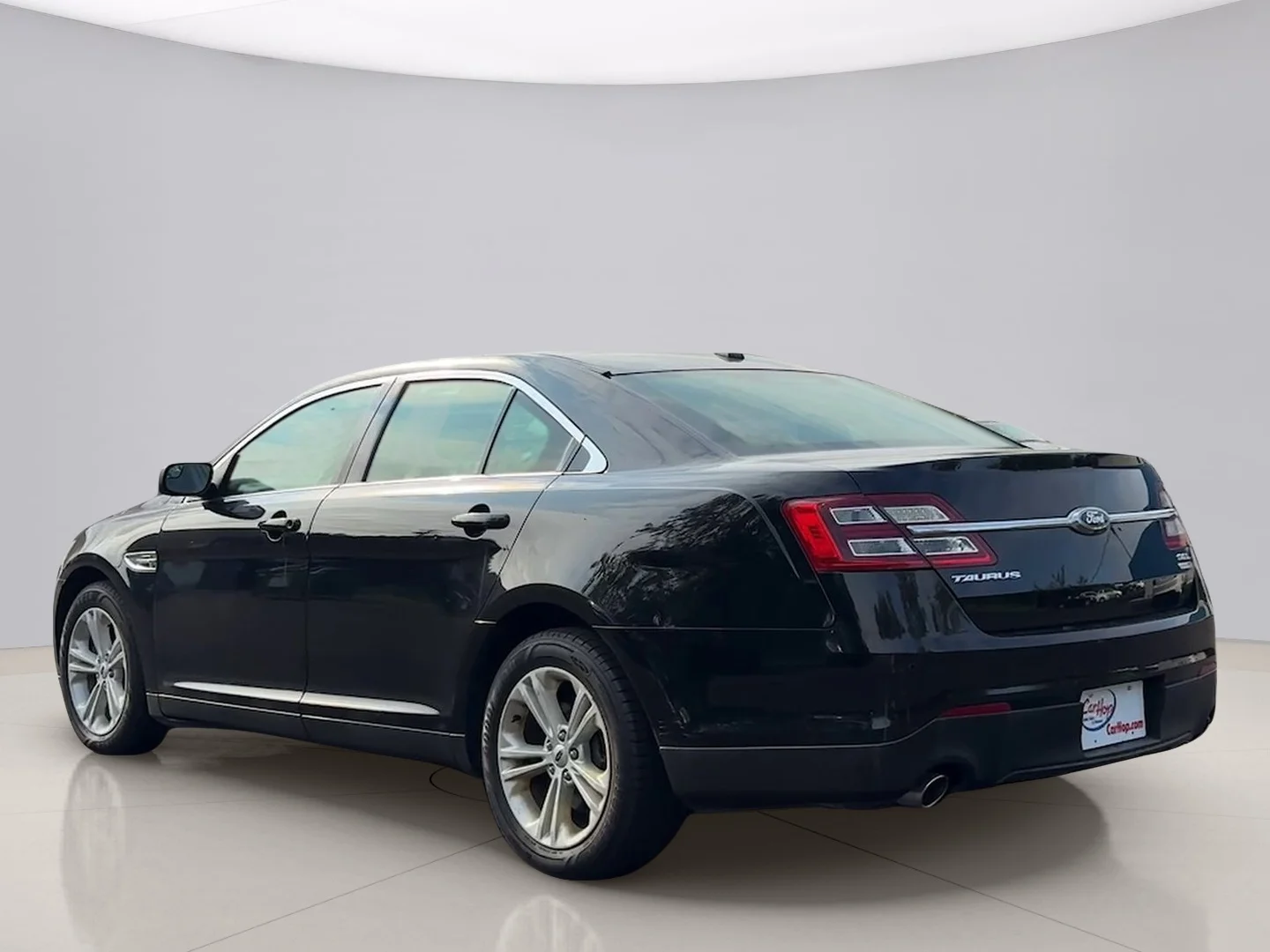 Used 2018 Black Ford SEL image 3