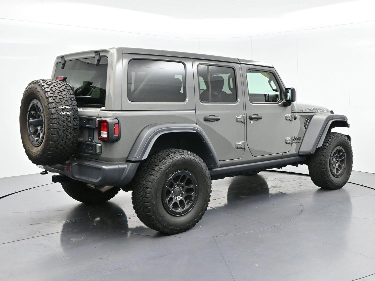 Used 2023 Gray Jeep High Tide image 7