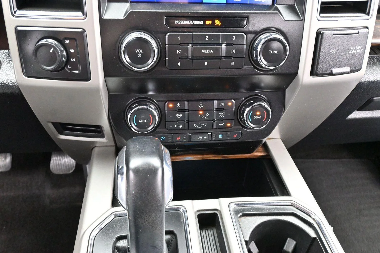 Used 2020 Magma Red Ford LARIAT image 25
