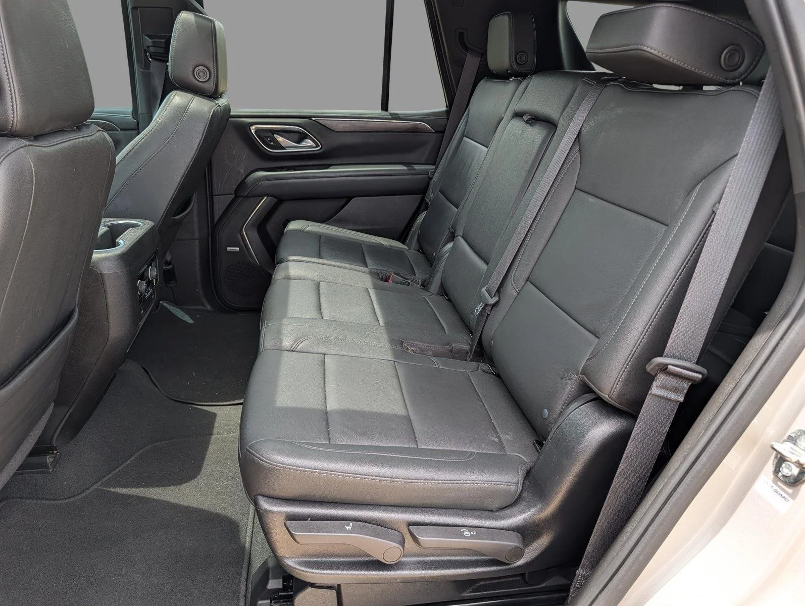 Used 2022 Empire Beige Metallic Chevrolet Z71 image 32