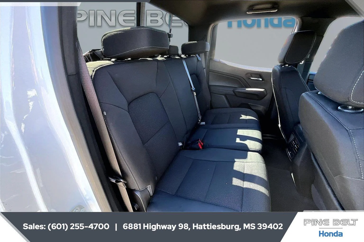 Used 2024 Summit White Chevrolet 4WD LT image 20