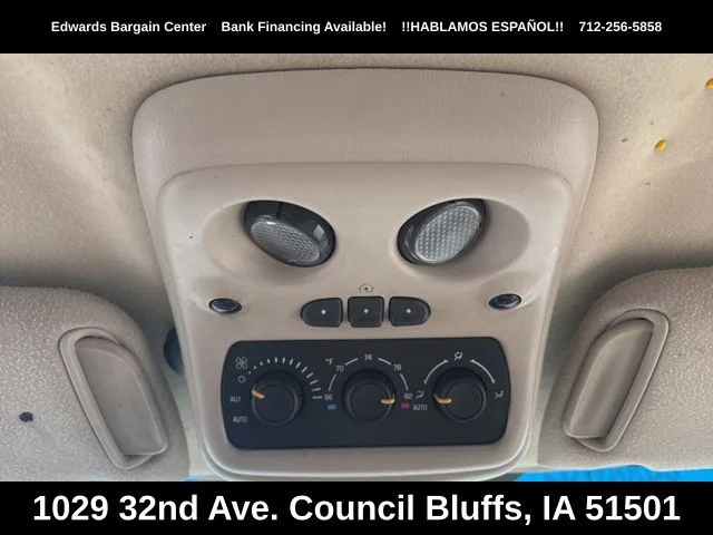 Used 2005 Silver GMC Denali image 21