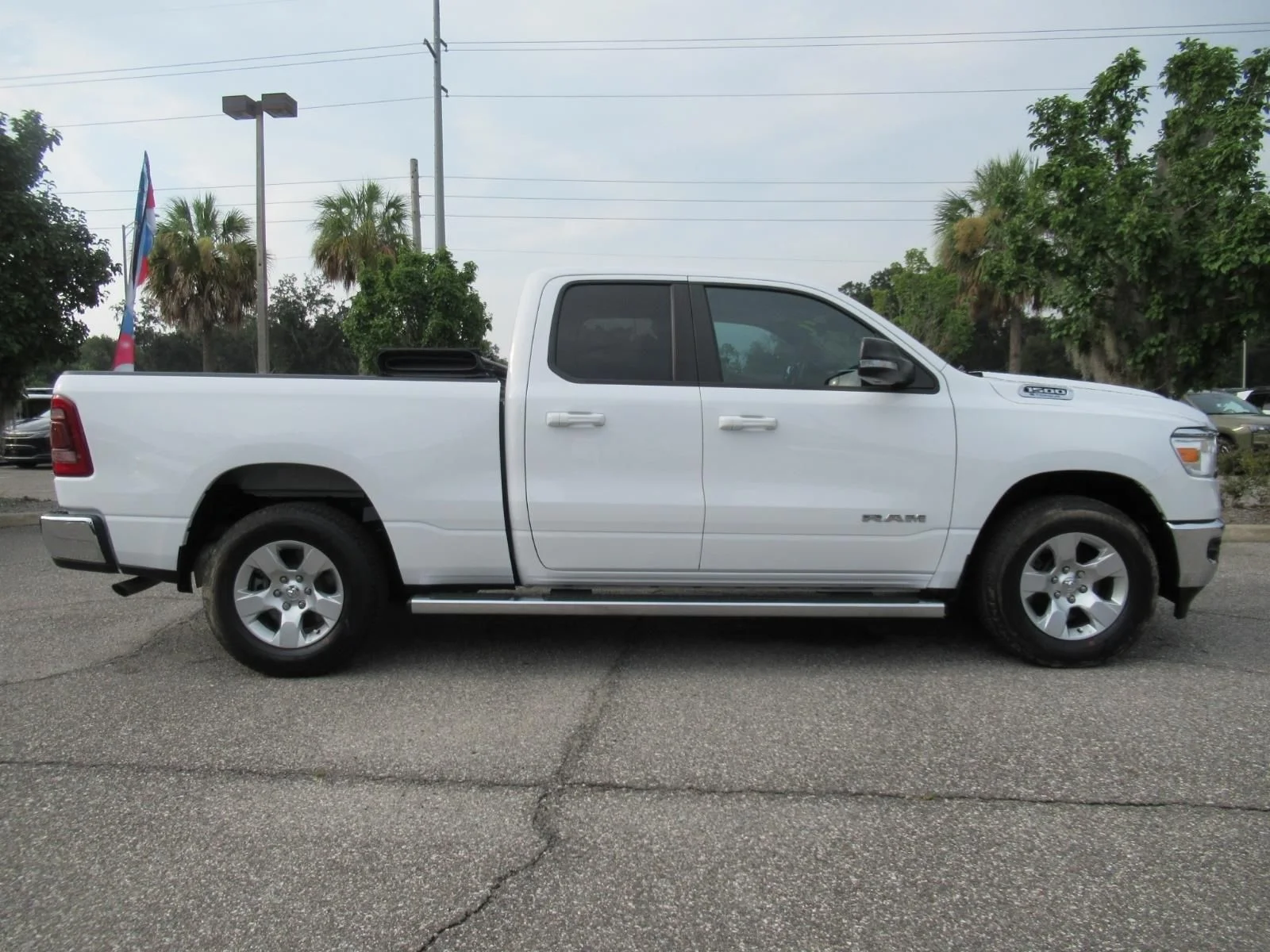 Used 2022 White Ram Big Horn/Lone Star image 2