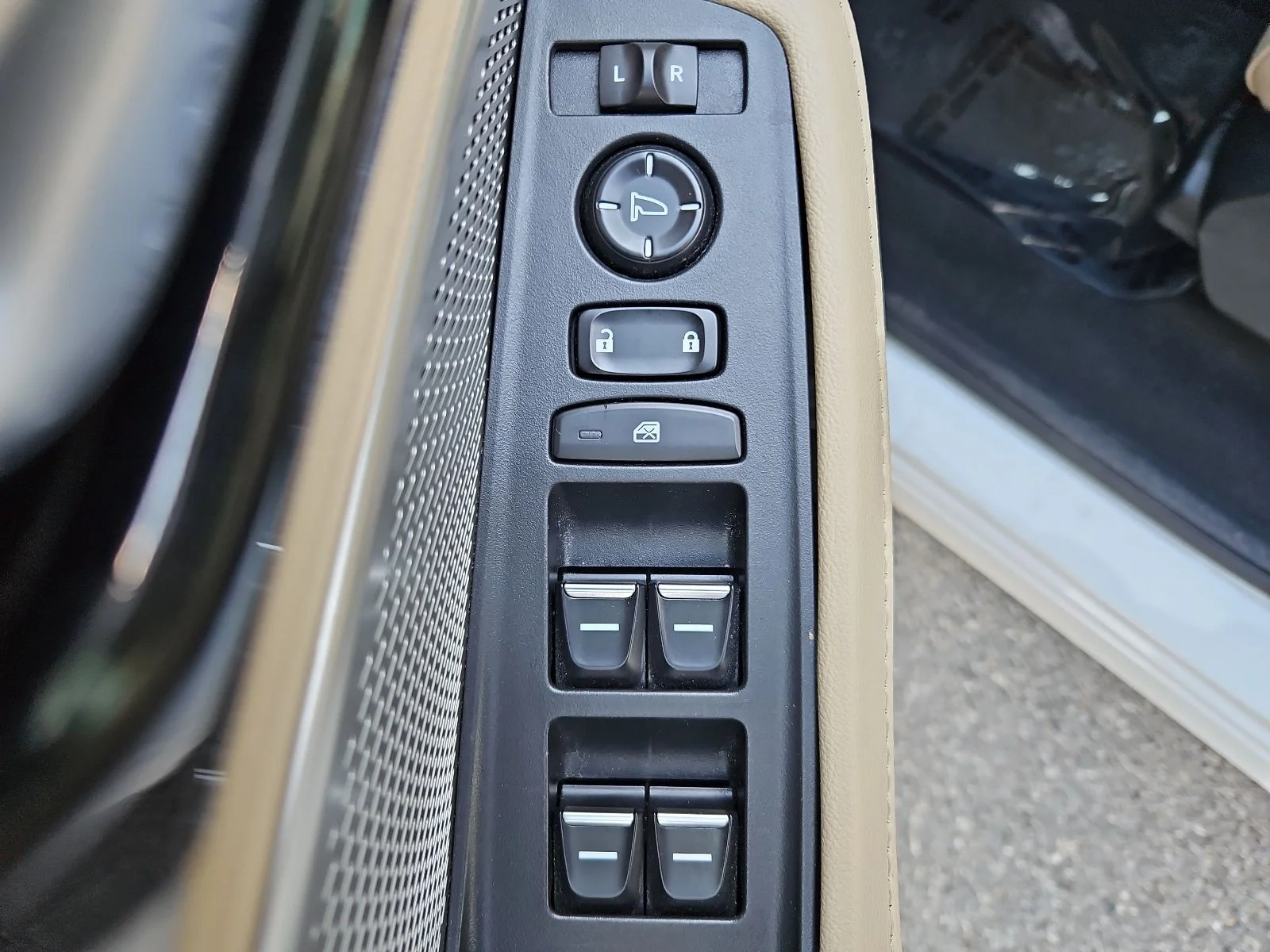 Used 2023  Acura 3.5L image 30