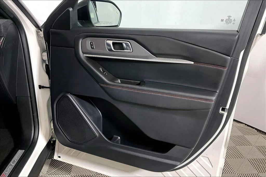 Used 2025 White Metallic Ford ST-Line image 19