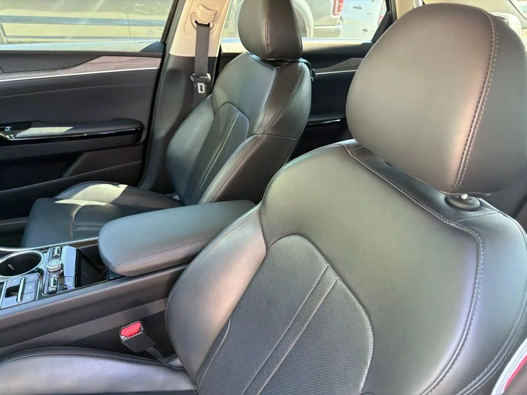 Used 2022 Ebony Black Kia EX image 10