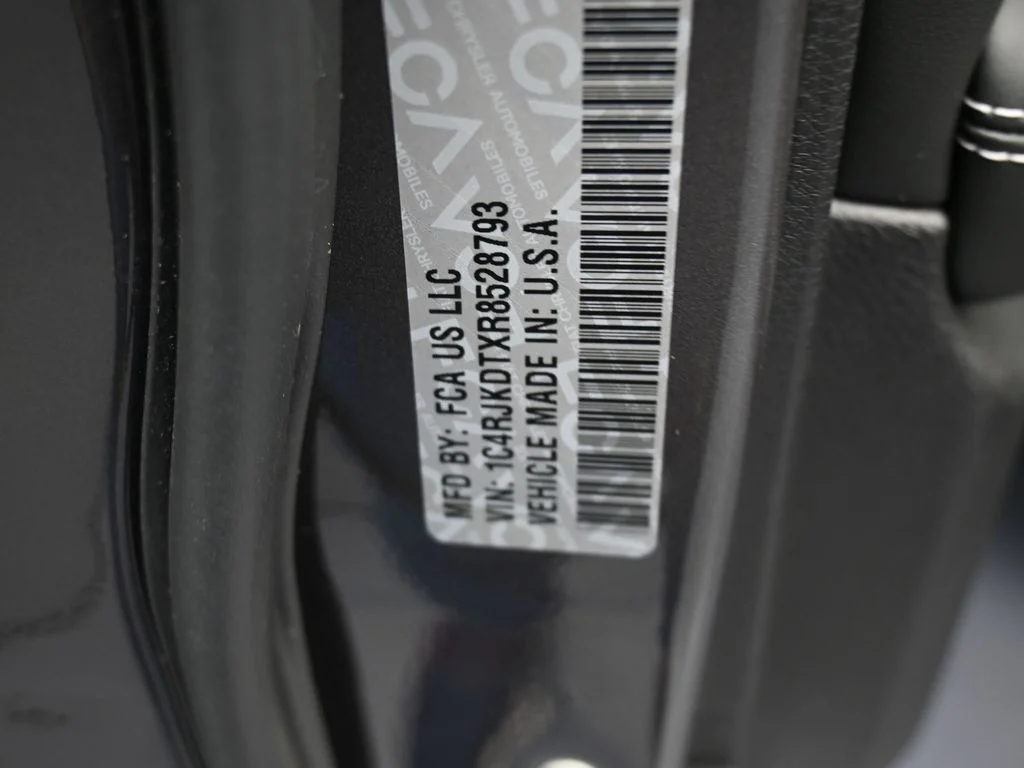 Used 2024 Baltic Gray Metallic Clearcoat Jeep Overland image 18
