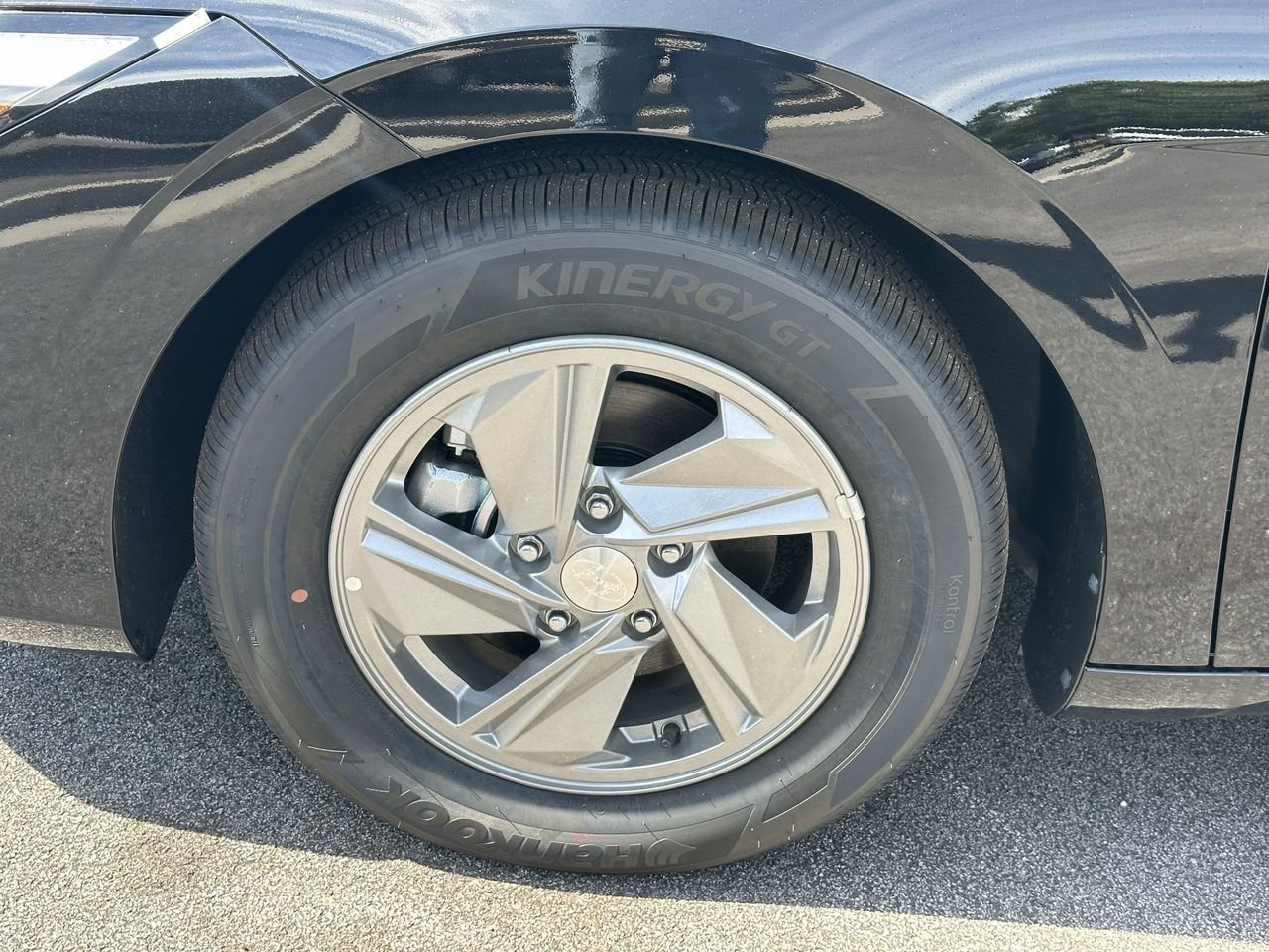 New 2026 Abyss Black Hyundai SE image 11