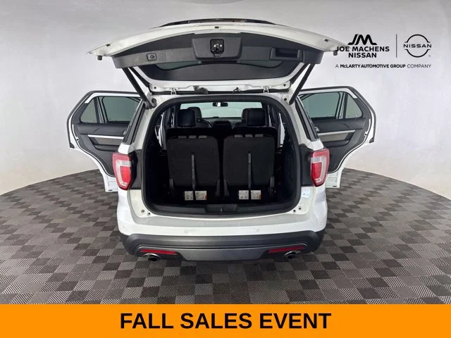 Used 2017 White Ford XLT image 21