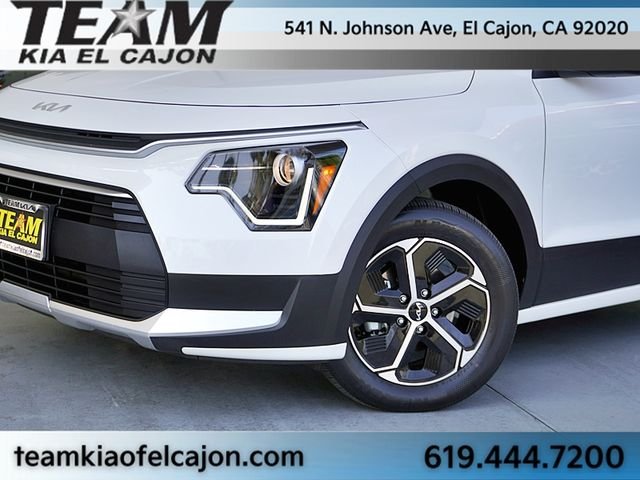 Used 2024 White Kia LX image 3