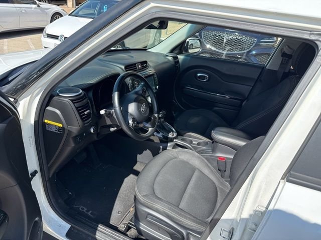 Used 2016 White Kia Plus image 10