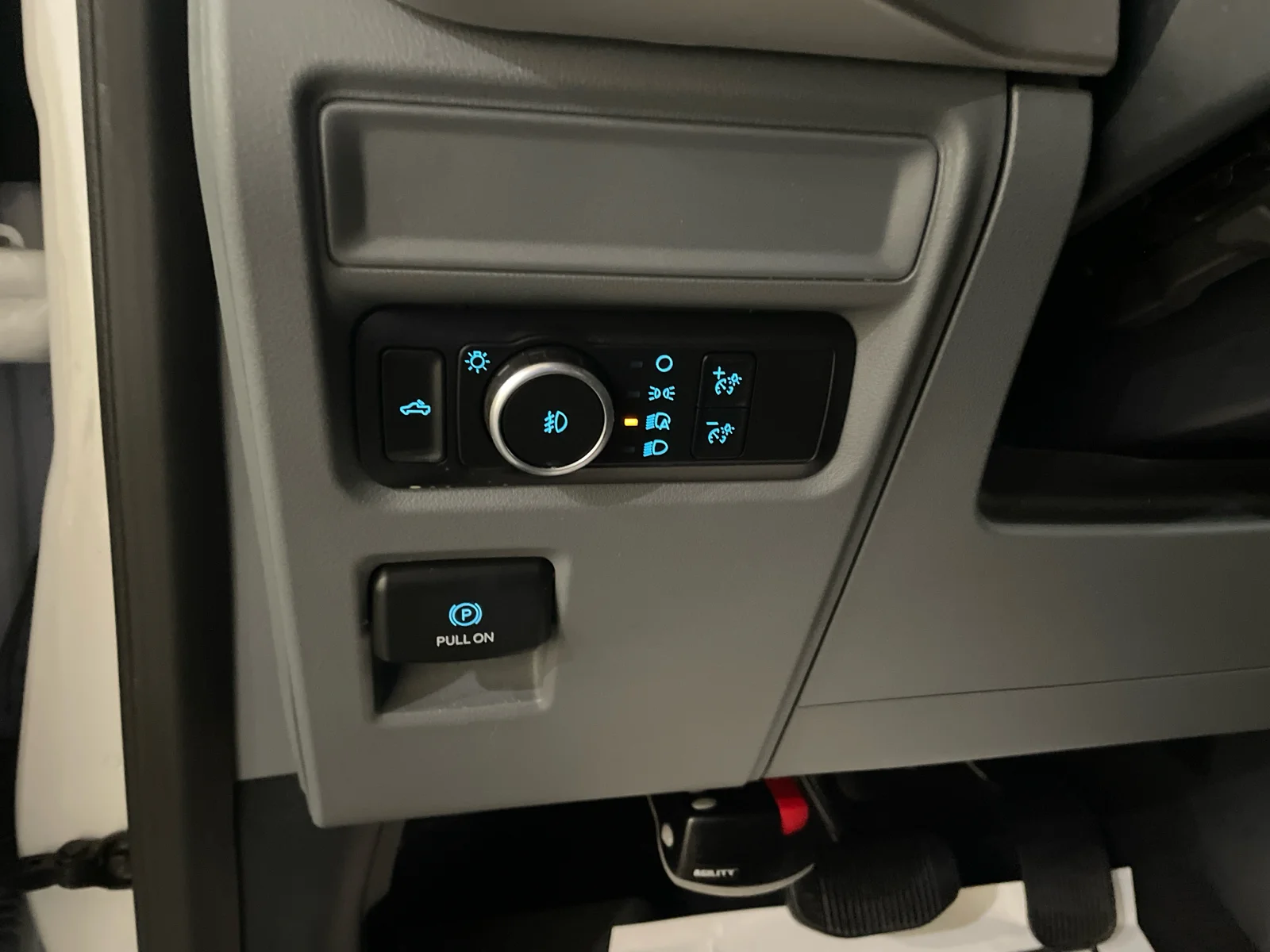 Used 2022 Oxford White Ford XLT image 12