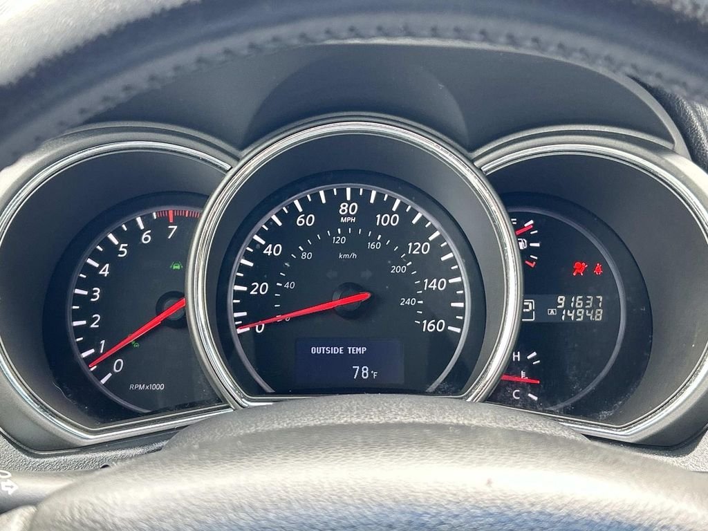 Used 2014 Gray Nissan SL image 25