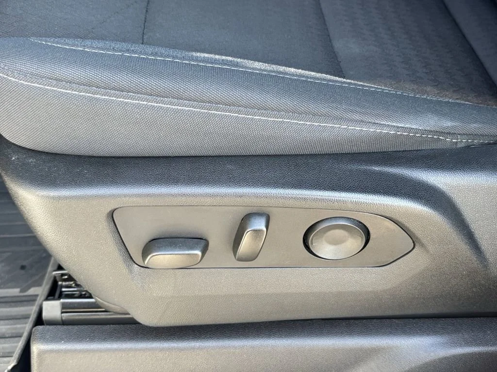 Used 2024 Summit White Chevrolet RST image 18