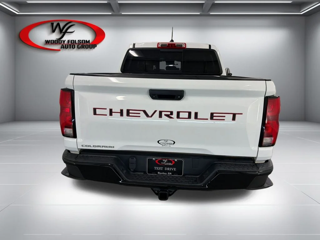 Used 2024 White Chevrolet Z71 image 7