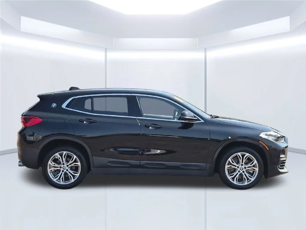 Used 2018 Black BMW sDrive28i image 7