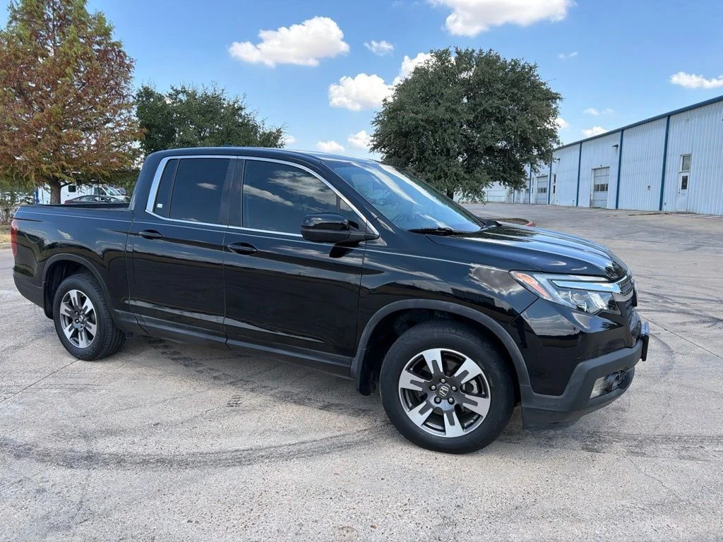 Used 2017 Black Honda RTL image 3