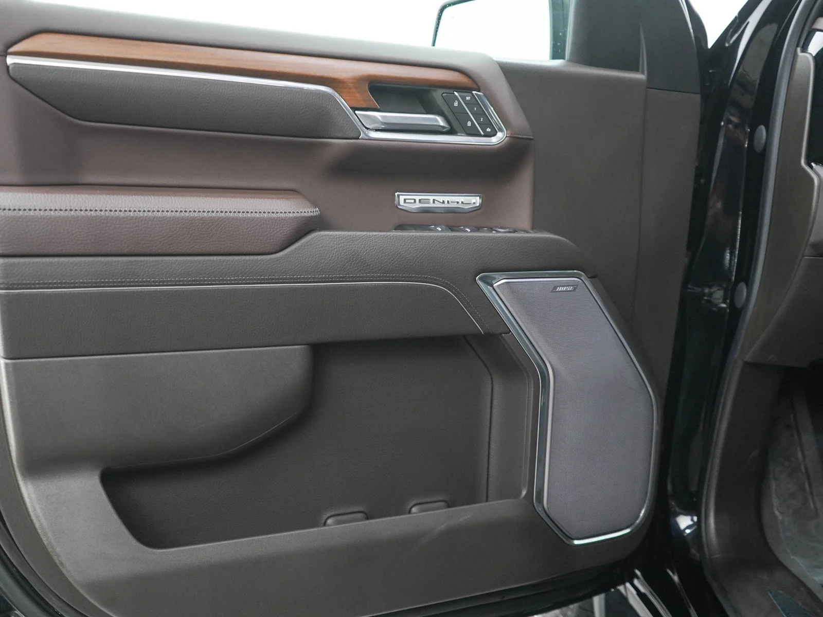 Used 2023 ONYX BLACK GMC Denali image 19