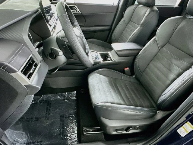 Certified Used 2023 Blue Mitsubishi SE image 9