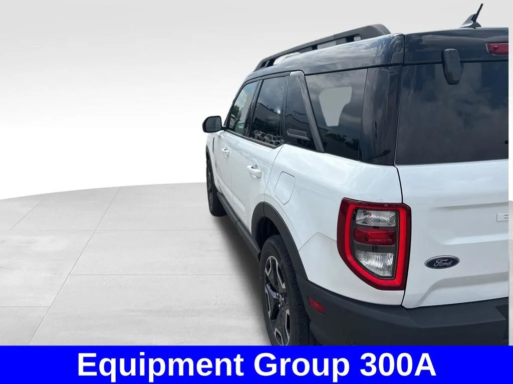Used 2022 White Ford Outer Banks image 4