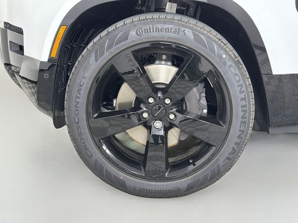 New 2026 Fuji White Land Rover X-Dynamic SE image 33