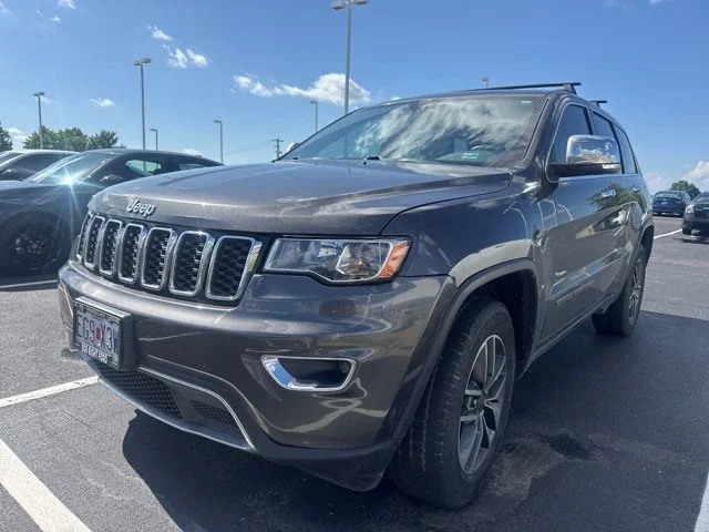 Used 2019 Gray Jeep Limited image 2