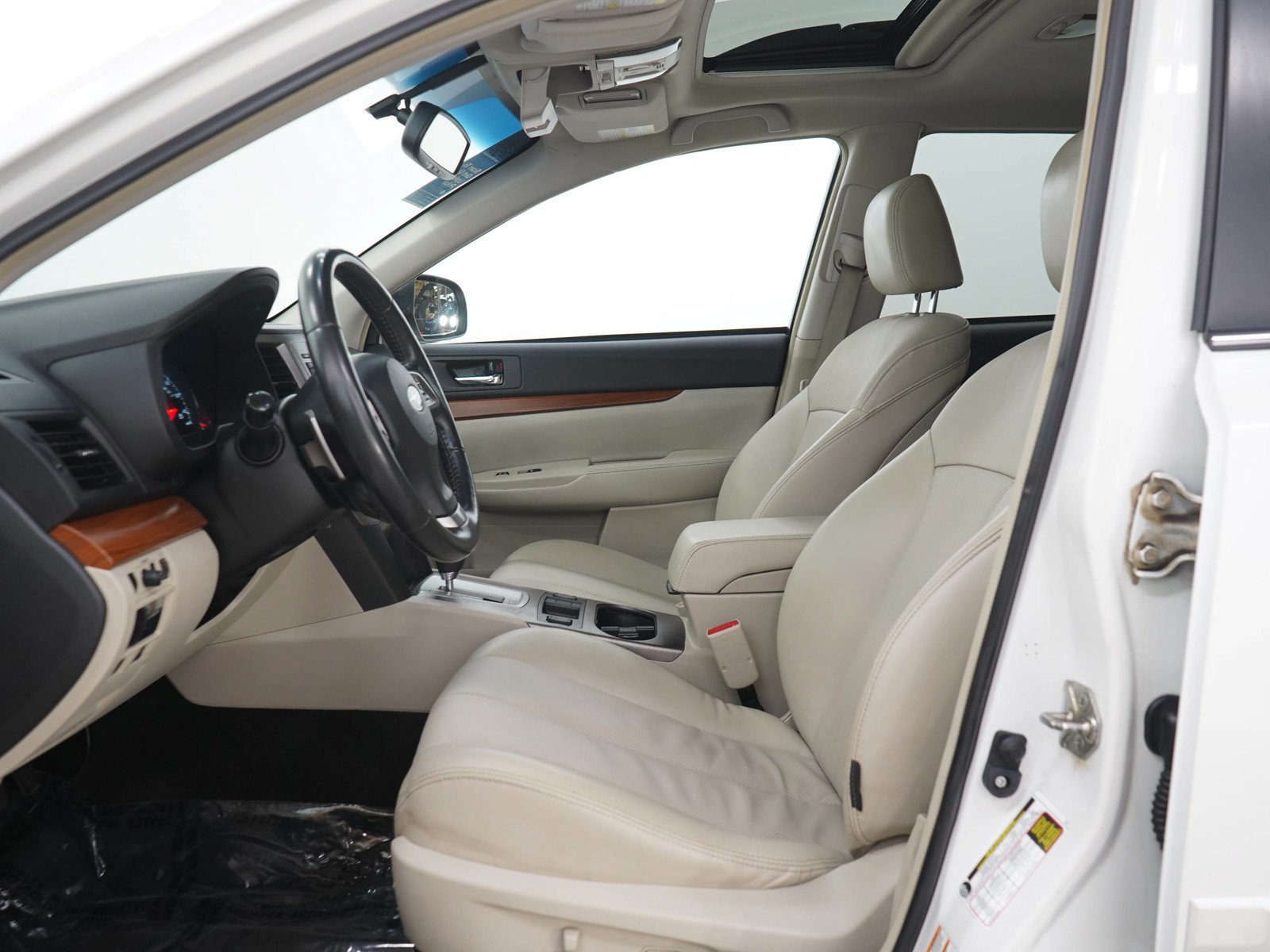 Used 2014 Satin White Pearl Subaru 2.5i image 21
