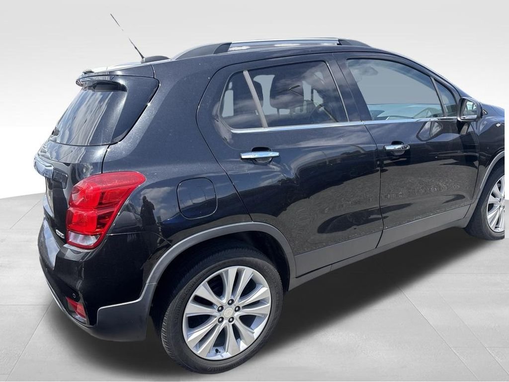 Used 2018 Black Chevrolet Premier image 12