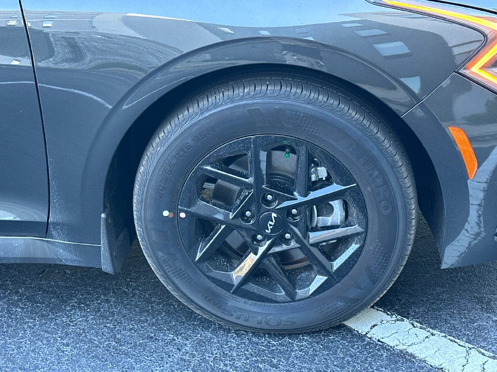 New 2026 Gray Kia LXS image 12