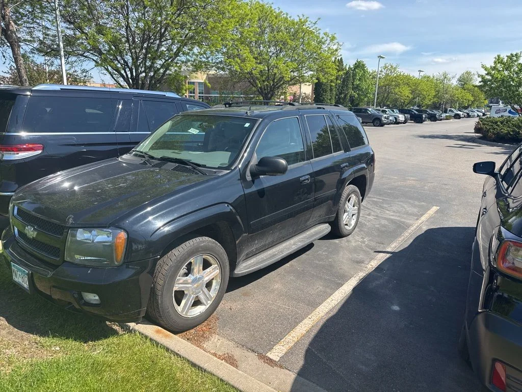 Used 2008 Black Chevrolet LT image 3
