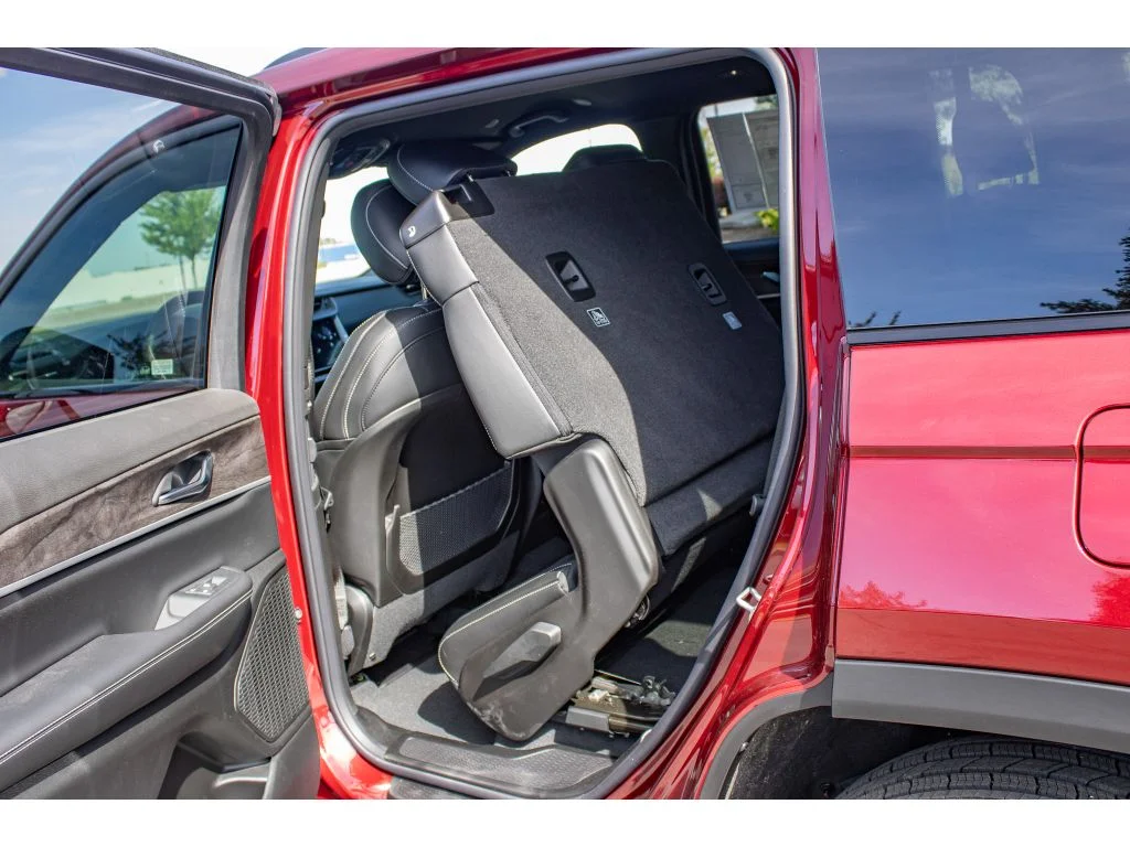 New 2026 Velvet Red Pearlcoat Jeep Laredo Altitude image 19