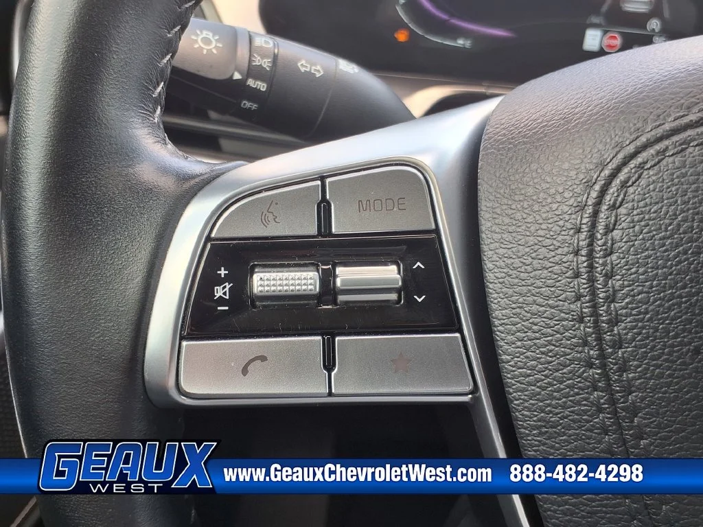 Used 2025 Black Kia S image 26