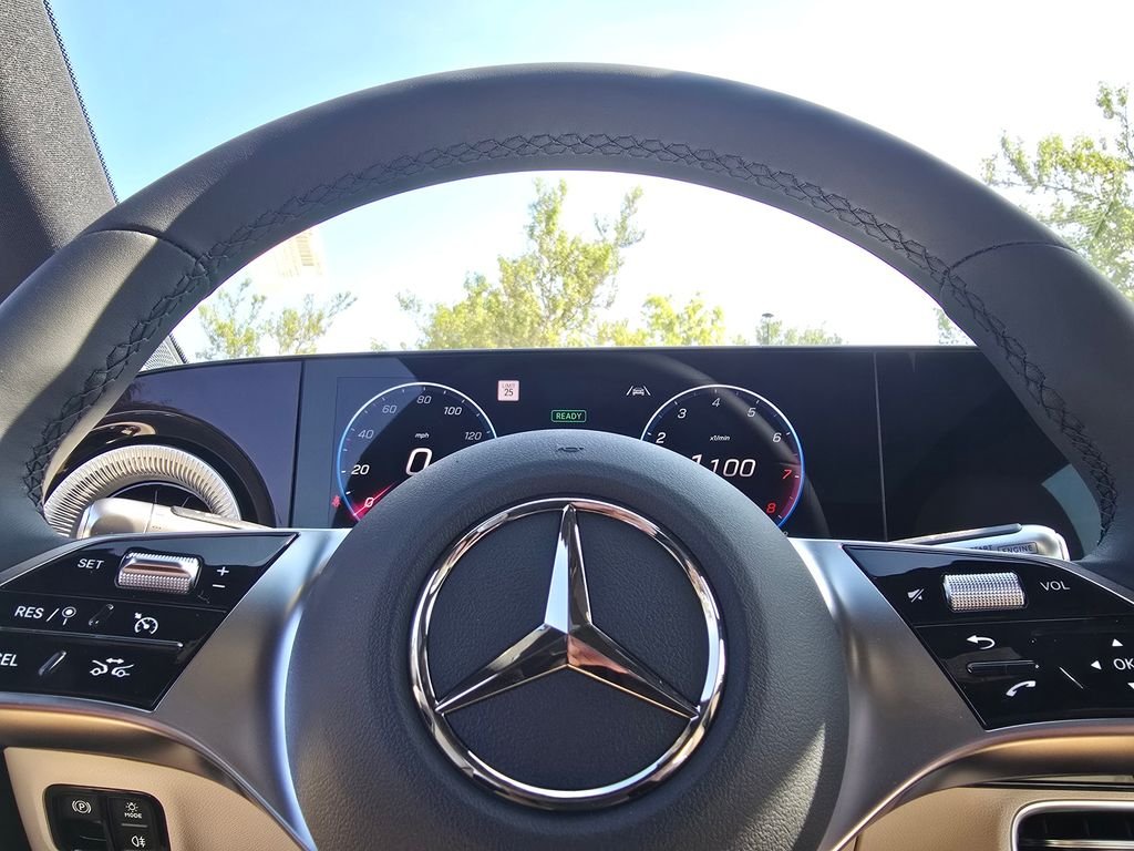 New 2027 MANUFAKTUR Alpine Grey Mercedes-Benz CLA 220 image 24