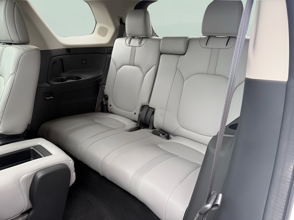 Used 2023 White Honda Touring image 11