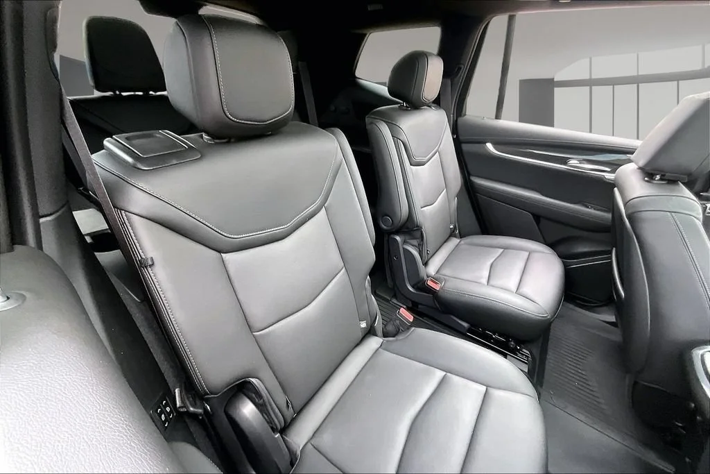 Certified Used 2024 Crystal White Tricoat Cadillac Sport image 27